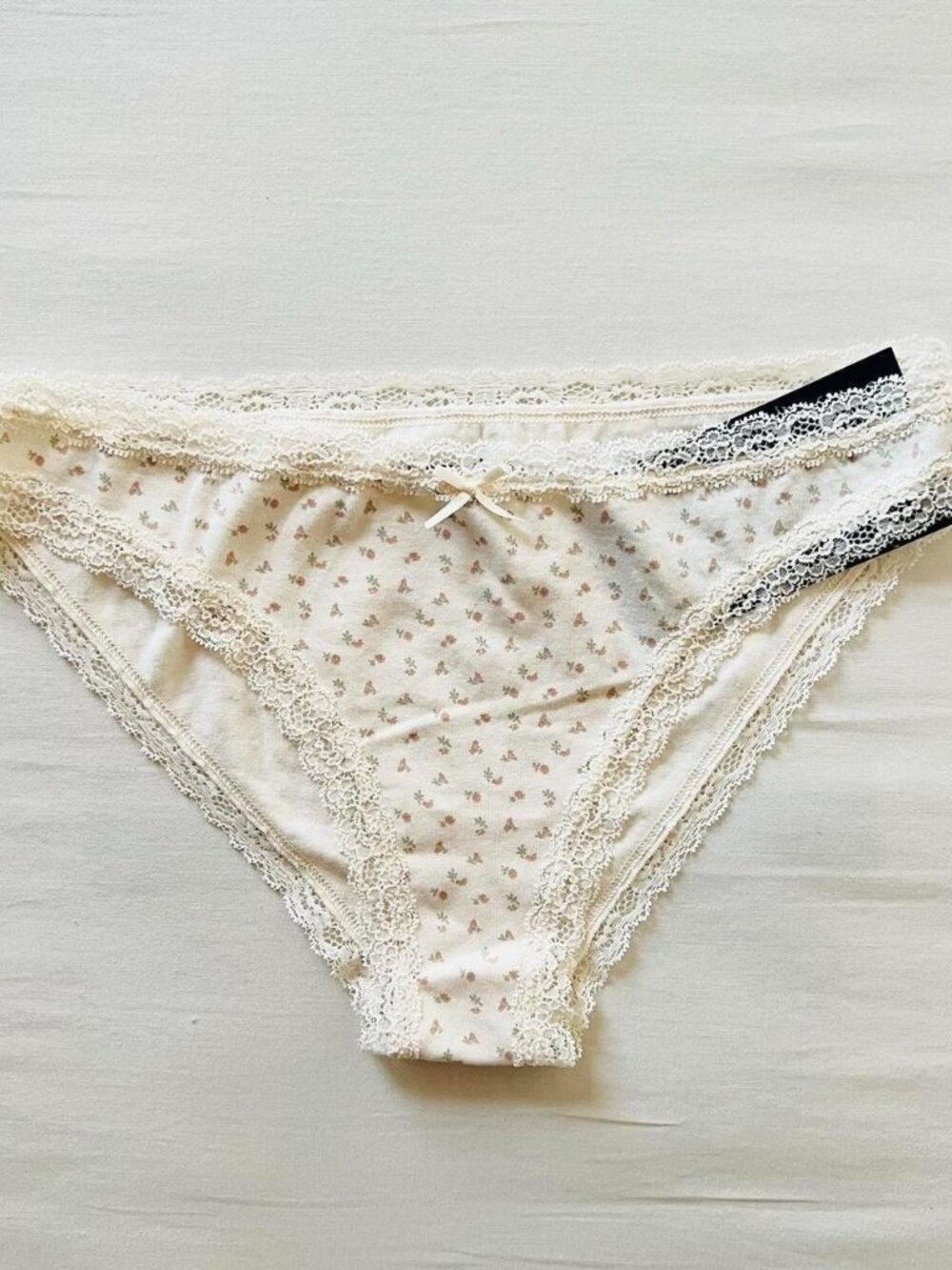 BNWT Brandy Melville-John Galt lace rose and green floral bow panties 8 x 12